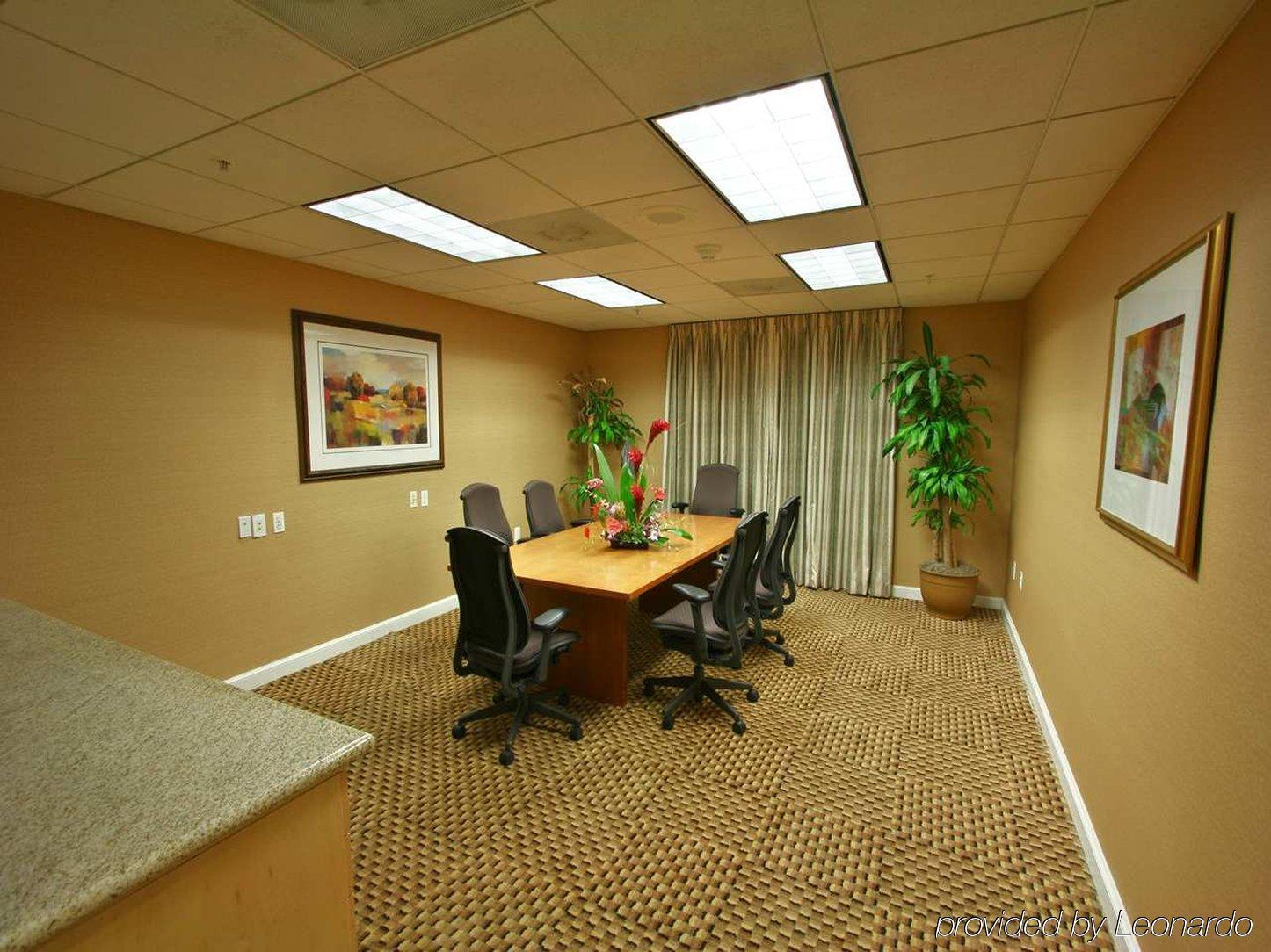 Homewood Suites Dulles-International Airport Герндон Бізнес фото